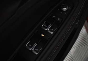 Подержанный автомобиль Geely Tugella 2021 года (10 фото)