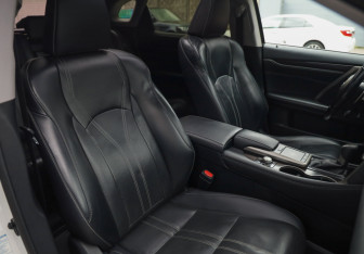 Подержанный автомобиль Lexus RX 2019 года (26 фото)