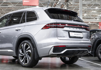 Подержанный автомобиль Geely Monjaro 2024 года (9 фото)