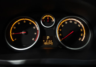 Подержанный автомобиль Opel Corsa 2008 года (12 фото)