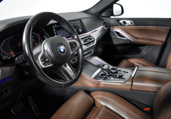Подержанный автомобиль BMW X6 2019 года (9 фото)