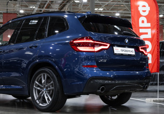 Подержанный автомобиль BMW X3 2018 года (10 фото)