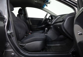 Подержанный автомобиль Hyundai Solaris Sedan 2015 года (18 фото)