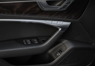 Подержанный автомобиль Audi A6 Sedan 2021 года (24 фото)