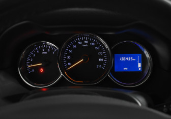 Подержанный автомобиль Renault Duster 2017 года (18 фото)