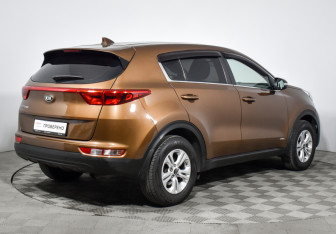 Подержанный автомобиль Kia Sportage 2017 года (5 фото)