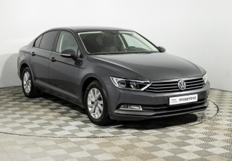 Подержанный автомобиль Volkswagen Passat Sedan 2017 года (3 фото)