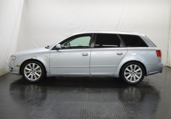 Подержанный автомобиль Audi A4 Sedan 2007 года (8 фото)