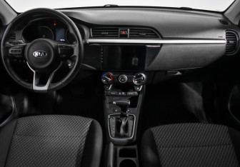 Подержанный автомобиль Kia Rio Hatchback 2019 года (14 фото)
