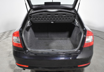 Подержанный автомобиль Skoda Octavia Liftback 2012 года (19 фото)