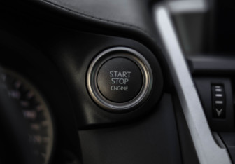 Подержанный автомобиль Lexus NX 2015 года (14 фото)