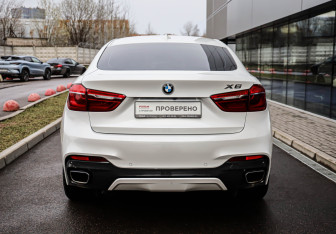 Подержанный автомобиль BMW X6 2018 года (5 фото)