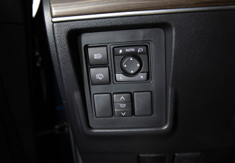 Подержанный автомобиль Toyota Land Cruiser Prado 2018 года (15 фото)