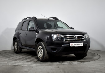 Подержанный автомобиль Renault Duster 2014 года (3 фото)