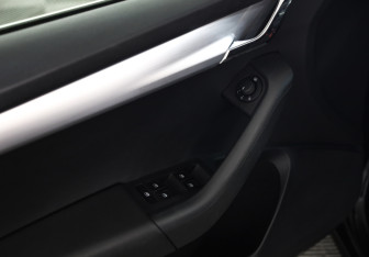 Подержанный автомобиль Skoda Octavia Liftback 2018 года (17 фото)