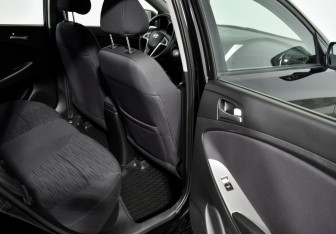 Подержанный автомобиль Hyundai Solaris Hatchback 2016 года (12 фото)