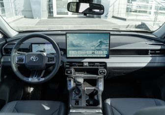 Новый Toyota RAV4 2026 (9 фото)