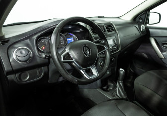 Подержанный автомобиль Renault Logan Sedan 2018 года (11 фото)