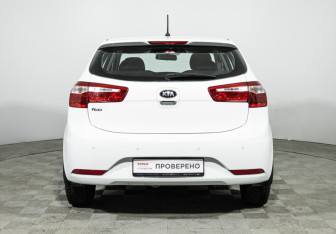 Подержанный автомобиль Kia Rio Hatchback 2014 года (6 фото)