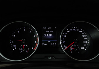 Подержанный автомобиль Volkswagen Tiguan 2021 года (12 фото)