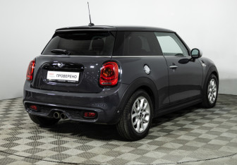 Подержанный автомобиль MINI Hatch 2015 года (5 фото)