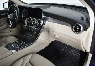 Подержанный автомобиль Mercedes-Benz GLC Coupe 2020 года (12 фото)