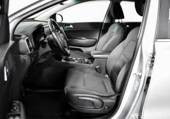 Подержанный автомобиль Kia Sportage 2017 года (10 фото)