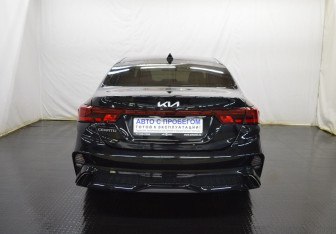 Подержанный автомобиль Kia Cerato Sedan 2021 года (6 фото)