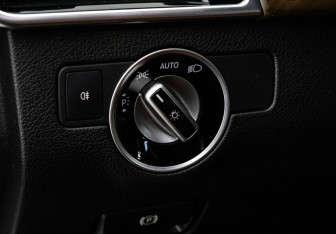 Подержанный автомобиль Mercedes-Benz GLE 2015 года (26 фото)