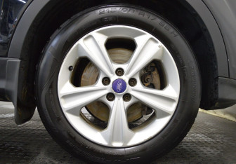 Подержанный автомобиль Ford Kuga 2014 года (9 фото)