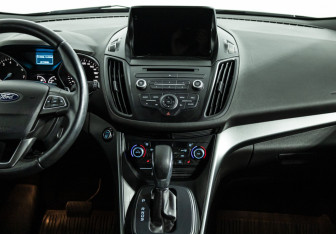 Подержанный автомобиль Ford Kuga 2018 года (14 фото)