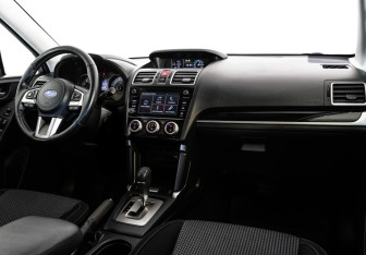 Подержанный автомобиль Subaru Forester Suv 2017 года (9 фото)