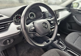 Подержанный автомобиль Skoda Rapid Liftback 2022 года (14 фото)
