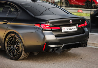 Подержанный автомобиль BMW M5 Sedan 2021 года (14 фото)