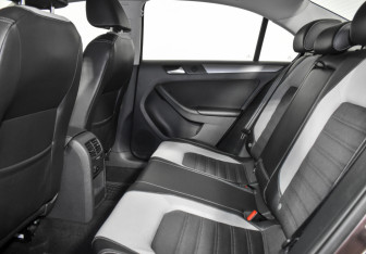 Подержанный автомобиль Volkswagen Jetta Sedan 2014 года (13 фото)