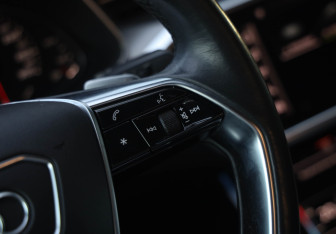 Подержанный автомобиль Audi A6 Sedan 2021 года (13 фото)