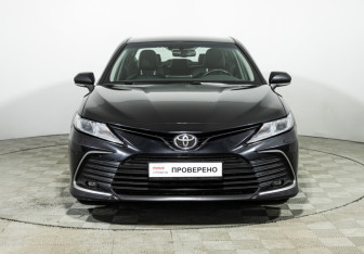 Подержанный автомобиль Toyota Camry Sedan 2021 года (2 фото)
