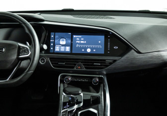 Подержанный автомобиль Geely Tugella 2023 года (14 фото)