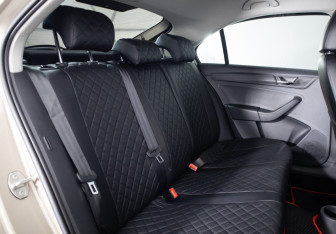 Подержанный автомобиль Skoda Rapid Liftback 2021 года (13 фото)