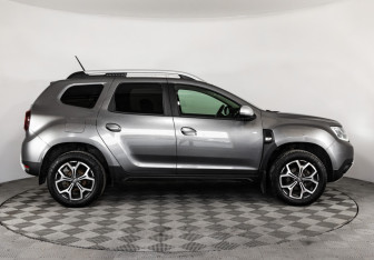 Подержанный автомобиль Renault Duster 2021 года (4 фото)