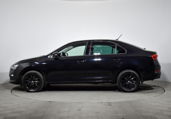 Подержанный автомобиль Skoda Rapid Liftback 2021 года (8 фото)