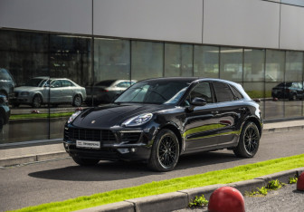 Подержанный автомобиль Porsche Macan 2016 года (3 фото)