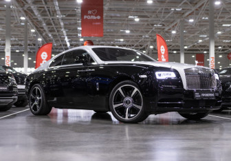 Подержанный автомобиль Rolls-Royce Wraith 2016 года (29 фото)