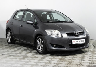 Подержанный автомобиль Toyota Auris Hatchback 2008 года (3 фото)
