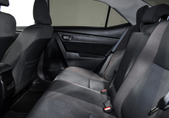 Подержанный автомобиль Toyota Corolla Sedan 2019 года (13 фото)
