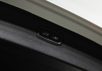 Подержанный автомобиль Volvo XC90 2017 года (28 фото)