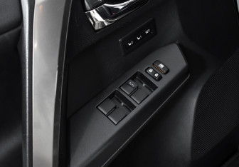 Подержанный автомобиль Toyota RAV4 2018 года (6 фото)