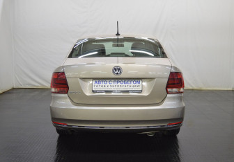 Подержанный автомобиль Volkswagen Polo Sedan 2017 года (6 фото)