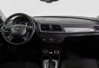 Подержанный автомобиль Audi Q3 2012 года (10 фото)