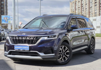 Подержанный автомобиль Kia Carnival 2021 года (28 фото)